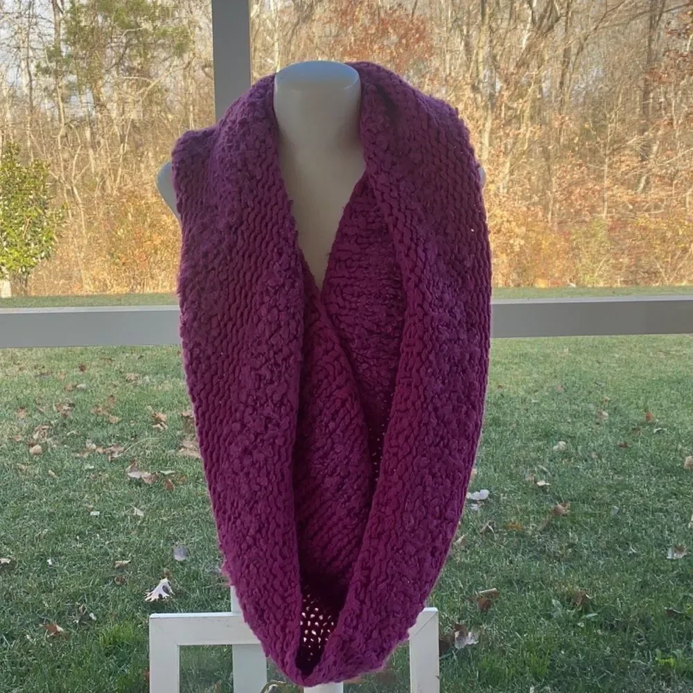 Handmade Knit Hat & Infinity Scarf Set - Picture 4 of 6